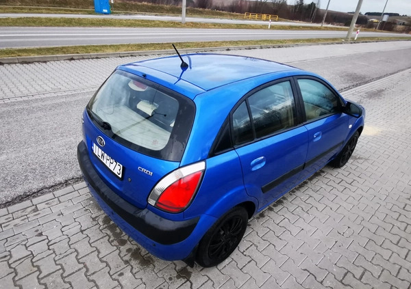 Kia Rio cena 6500 przebieg: 257362, rok produkcji 2006 z Włoszczowa małe 211